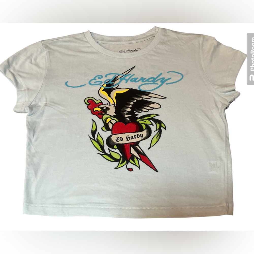 NWT ED HARDY EAGLE HEART “BABY” (cropped) TEE IN LIGHT BLUE. MEDIUM